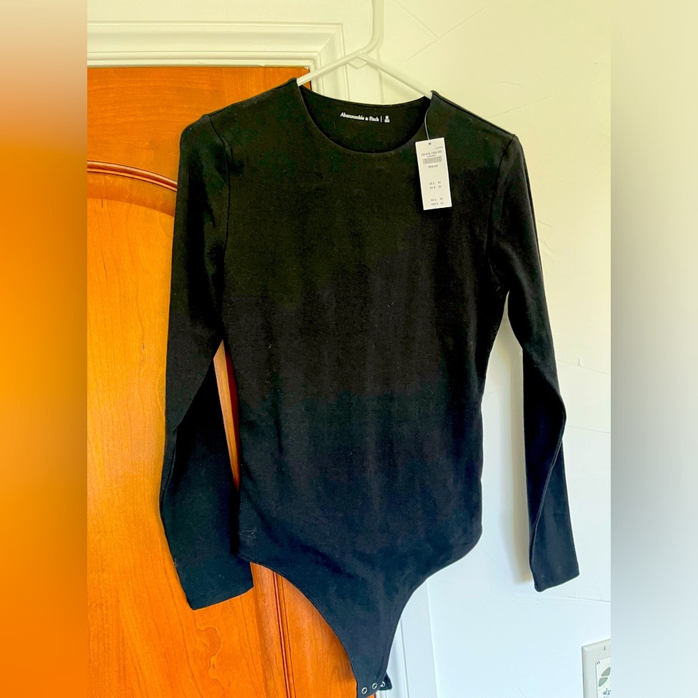 NWT Abercrombie & Fitch Women's Long-Sleeve Seamless Fabric Crew Bodysuit